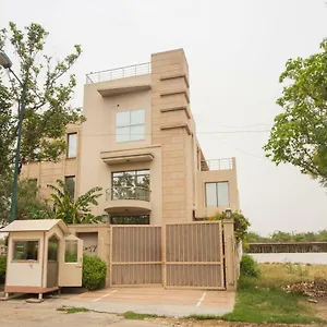 Siddharth Plaza Guest house Gurgaon
